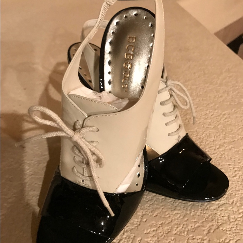 Shoes - Picture 1 of 4